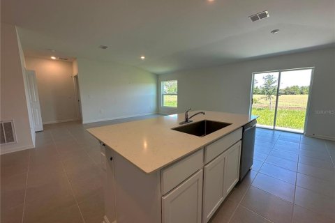 House in Eustis, Florida 4 bedrooms, 169.55 sq.m. № 2378934 - photo 5