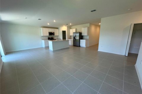 House in Eustis, Florida 4 bedrooms, 169.55 sq.m. № 2378934 - photo 8
