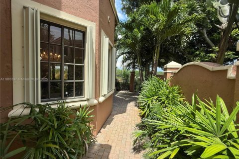 Townhouse in Weston, Florida 3 bedrooms, 148.64 sq.m. № 1889826 - photo 25