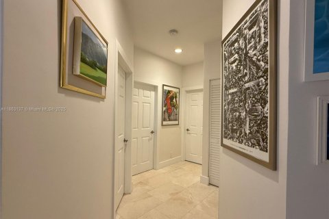 Townhouse in Weston, Florida 3 bedrooms, 148.64 sq.m. № 1889826 - photo 10