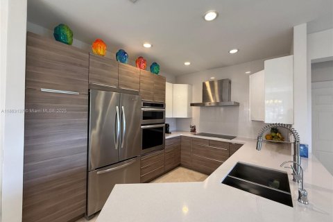 Townhouse in Weston, Florida 3 bedrooms, 148.64 sq.m. № 1889826 - photo 4