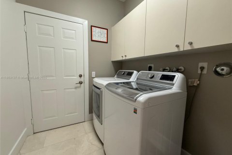 Townhouse in Weston, Florida 3 bedrooms, 148.64 sq.m. № 1889826 - photo 22