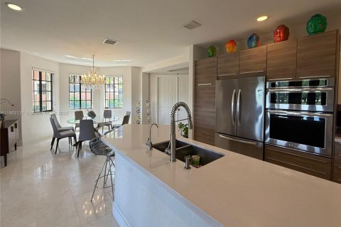 Townhouse in Weston, Florida 3 bedrooms, 148.64 sq.m. № 1889826 - photo 8