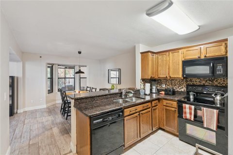 Duplex à vendre à Orlando, Floride: 3 chambres, 150.87 m2 № 2101671 - photo 15
