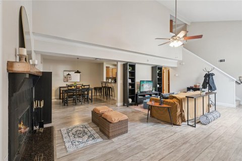 Duplex à vendre à Orlando, Floride: 3 chambres, 150.87 m2 № 2101671 - photo 4