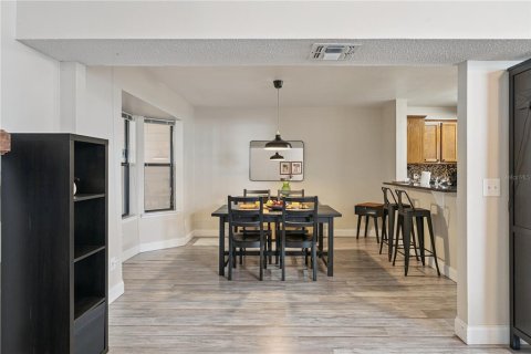 Duplex à vendre à Orlando, Floride: 3 chambres, 150.87 m2 № 2101671 - photo 9