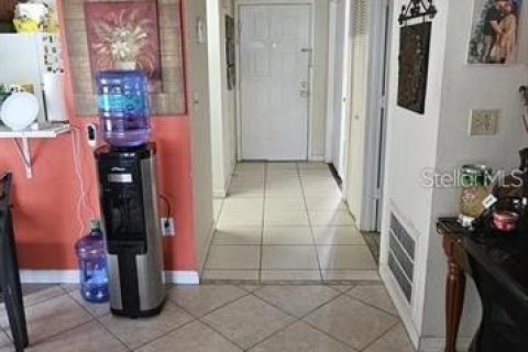 Condo in Orlando, Florida, 2 bedrooms  № 1820734 - photo 1