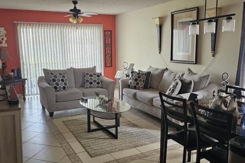 Condo in Orlando, Florida, 2 bedrooms  № 1820734 - photo 5