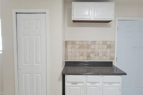 Casa en venta en Orlando, Florida, 6 dormitorios, 183.2 m2 № 2287529 - foto 11