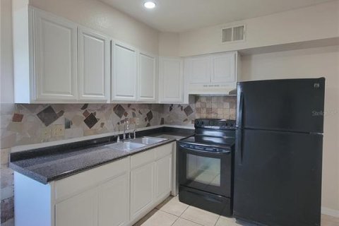 Casa en venta en Orlando, Florida, 6 dormitorios, 183.2 m2 № 2287529 - foto 10