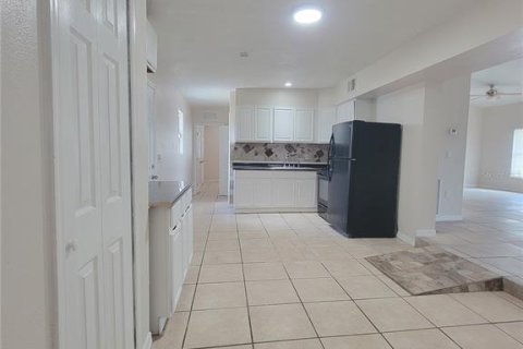 Casa en venta en Orlando, Florida, 6 dormitorios, 183.2 m2 № 2287529 - foto 9