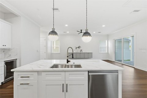 Casa en venta en Saint Petersburg, Florida, 3 dormitorios, 275.46 m2 № 2094396 - foto 18