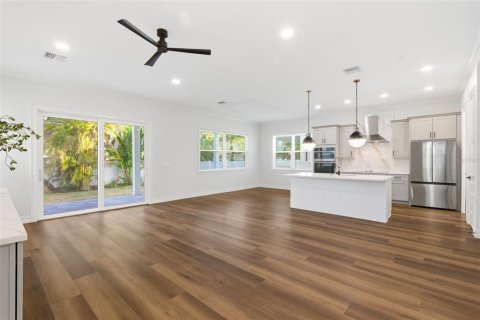 Casa en venta en Saint Petersburg, Florida, 3 dormitorios, 275.46 m2 № 2094396 - foto 11