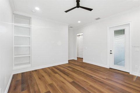 Casa en venta en Saint Petersburg, Florida, 3 dormitorios, 275.46 m2 № 2094396 - foto 25