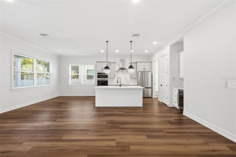 Casa en venta en Saint Petersburg, Florida, 3 dormitorios, 275.46 m2 № 2094396 - foto 13