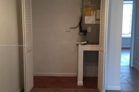 Condominio en venta en North Miami, Florida, 1 dormitorio, 57.32 m2 № 1928453 - foto 10