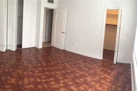 Condominio en venta en North Miami, Florida, 1 dormitorio, 57.32 m2 № 1928453 - foto 7