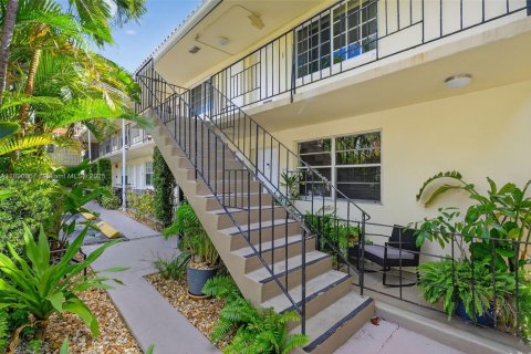 Condo in Miami Beach, Florida, 1 bedroom  № 1944319 - photo 2