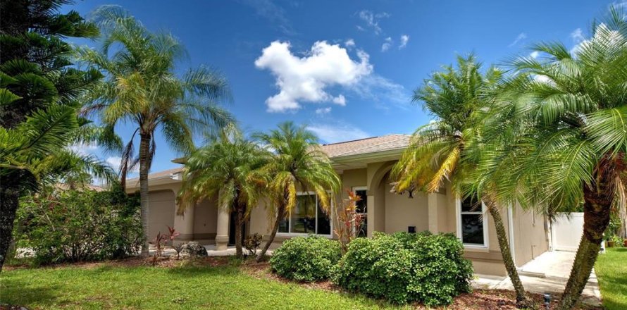 Villa ou maison à Port Charlotte, Floride 3 chambres, 181.9 m2 № 2398900