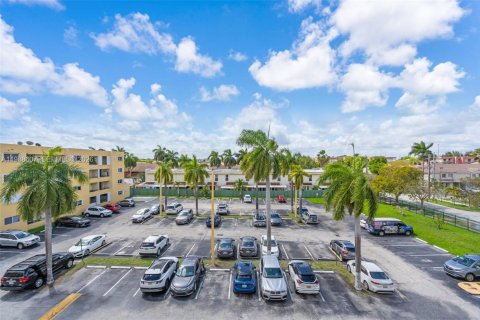 Condominio en venta en Miami, Florida, 2 dormitorios, 78.04 m2 № 2067488 - foto 21
