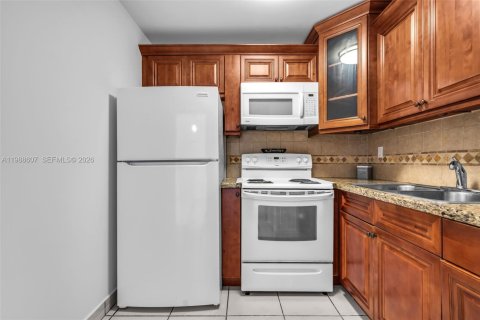 Condominio en venta en Miami, Florida, 2 dormitorios, 78.04 m2 № 2067488 - foto 10