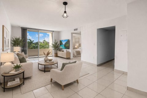 Condominio en venta en Miami, Florida, 2 dormitorios, 78.04 m2 № 2067488 - foto 3