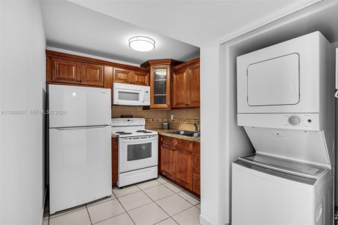 Condominio en venta en Miami, Florida, 2 dormitorios, 78.04 m2 № 2067488 - foto 11