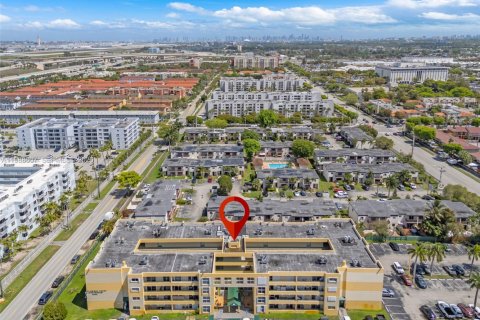Condominio en venta en Miami, Florida, 2 dormitorios, 78.04 m2 № 2067488 - foto 20