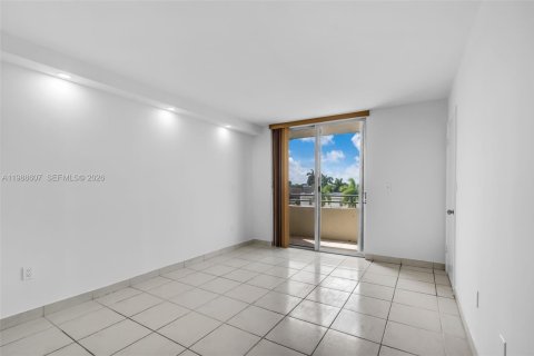 Condominio en venta en Miami, Florida, 2 dormitorios, 78.04 m2 № 2067488 - foto 27