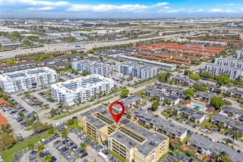 Condominio en venta en Miami, Florida, 2 dormitorios, 78.04 m2 № 2067488 - foto 16