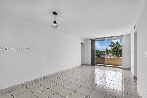 Condominio en venta en Miami, Florida, 2 dormitorios, 78.04 m2 № 2067488 - foto 22
