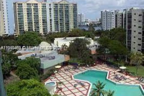 Condo in Sunny Isles Beach, Florida, 2 bedrooms  № 2013147