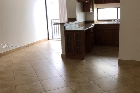 Condo in Sunny Isles Beach, Florida, 2 bedrooms  № 2013147 - photo 3