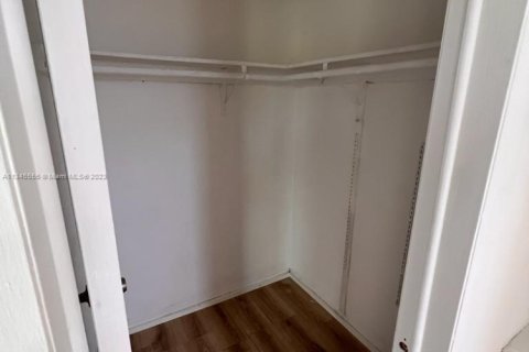 Condo in Miami Gardens, Florida, 1 bedroom  № 1764943 - photo 6