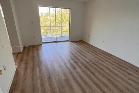 Condo in Miami Gardens, Florida, 1 bedroom  № 1764943 - photo 9