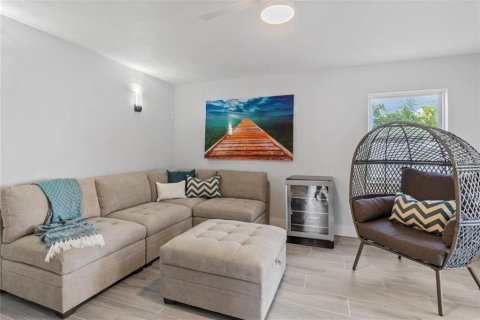 House in Redington Beach, Florida 4 bedrooms, 214.6 sq.m. № 1899120 - photo 6