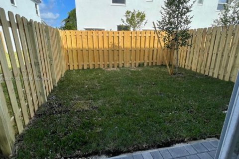 Townhouse in Homestead, Florida 3 bedrooms, 143.53 sq.m. № 2067709 - photo 12