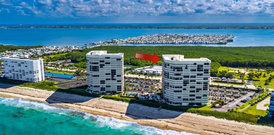 Condominio en Jensen Beach, Florida, 2 dormitorios  № 2191998