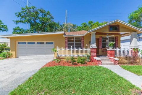House in Tampa, Florida 3 bedrooms, 132.11 sq.m. № 2204357 - photo 2