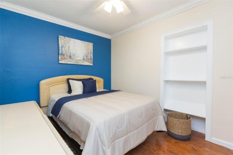 House in Tampa, Florida 3 bedrooms, 132.11 sq.m. № 2204357 - photo 3