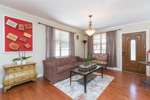 House in Tampa, Florida 3 bedrooms, 132.11 sq.m. № 2204357 - photo 10