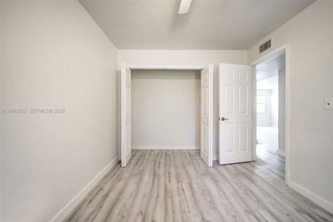 Apartment in Miami, Florida 2 bedrooms, 69.68 sq.m. № 2055636 - photo 5