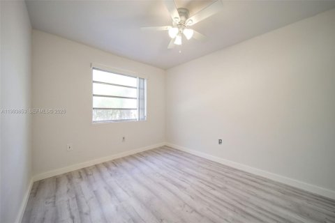 Apartment in Miami, Florida 2 bedrooms, 69.68 sq.m. № 2055636 - photo 4