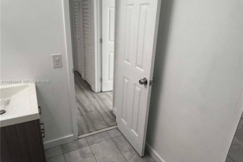 Apartment in Miami, Florida 2 bedrooms, 69.68 sq.m. № 2055636 - photo 6