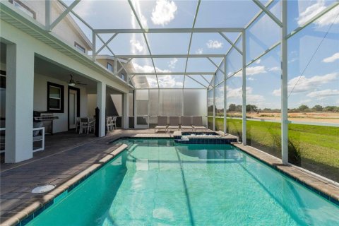 House in Davenport, Florida 8 bedrooms, 373.28 sq.m. № 1649396 - photo 26