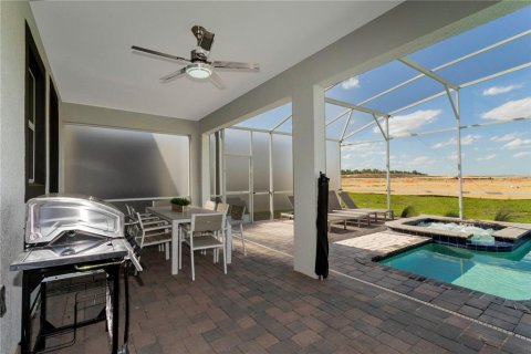 House in Davenport, Florida 8 bedrooms, 373.28 sq.m. № 1649396 - photo 22