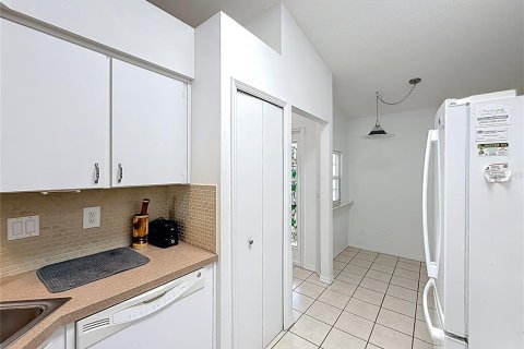 Villa ou maison à vendre à Leesburg, Floride: 2 chambres, 112.41 m2 № 2144572 - photo 4