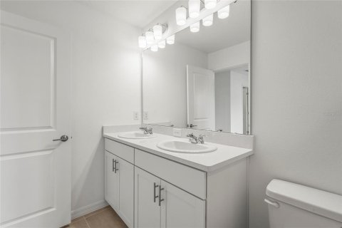 Townhouse in Sarasota, Florida 3 bedrooms, 127.55 sq.m. № 1802955 - photo 25