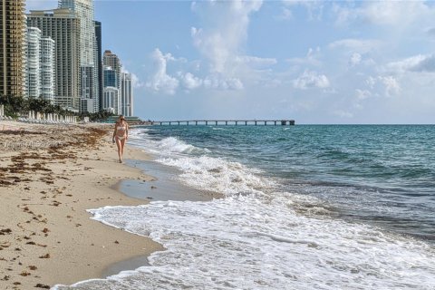 Condominio en venta en Sunny Isles Beach, Florida, 3 dormitorios, 145.86 m2 № 1974928 - foto 1