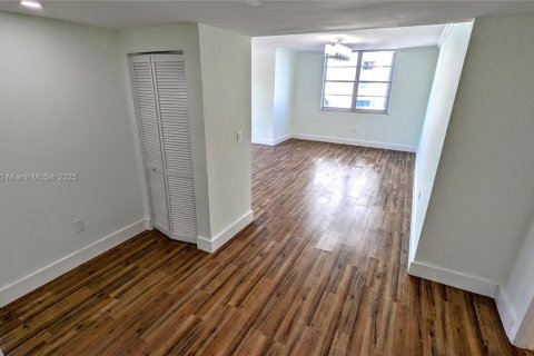 Condominio en venta en Sunny Isles Beach, Florida, 3 dormitorios, 145.86 m2 № 1974928 - foto 8